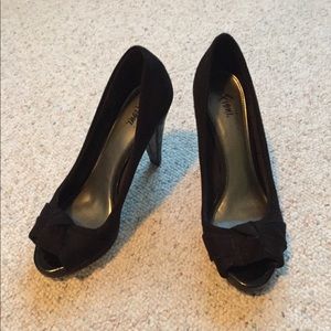 Black peep toe heels.
